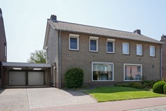 buiten voor.jpg
